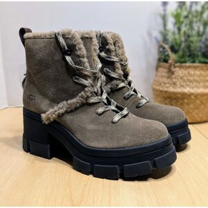 UGG Women's Hickory Brooklyn Water Resistant Fur Lined Hiker Boots Size 10 *NEW*